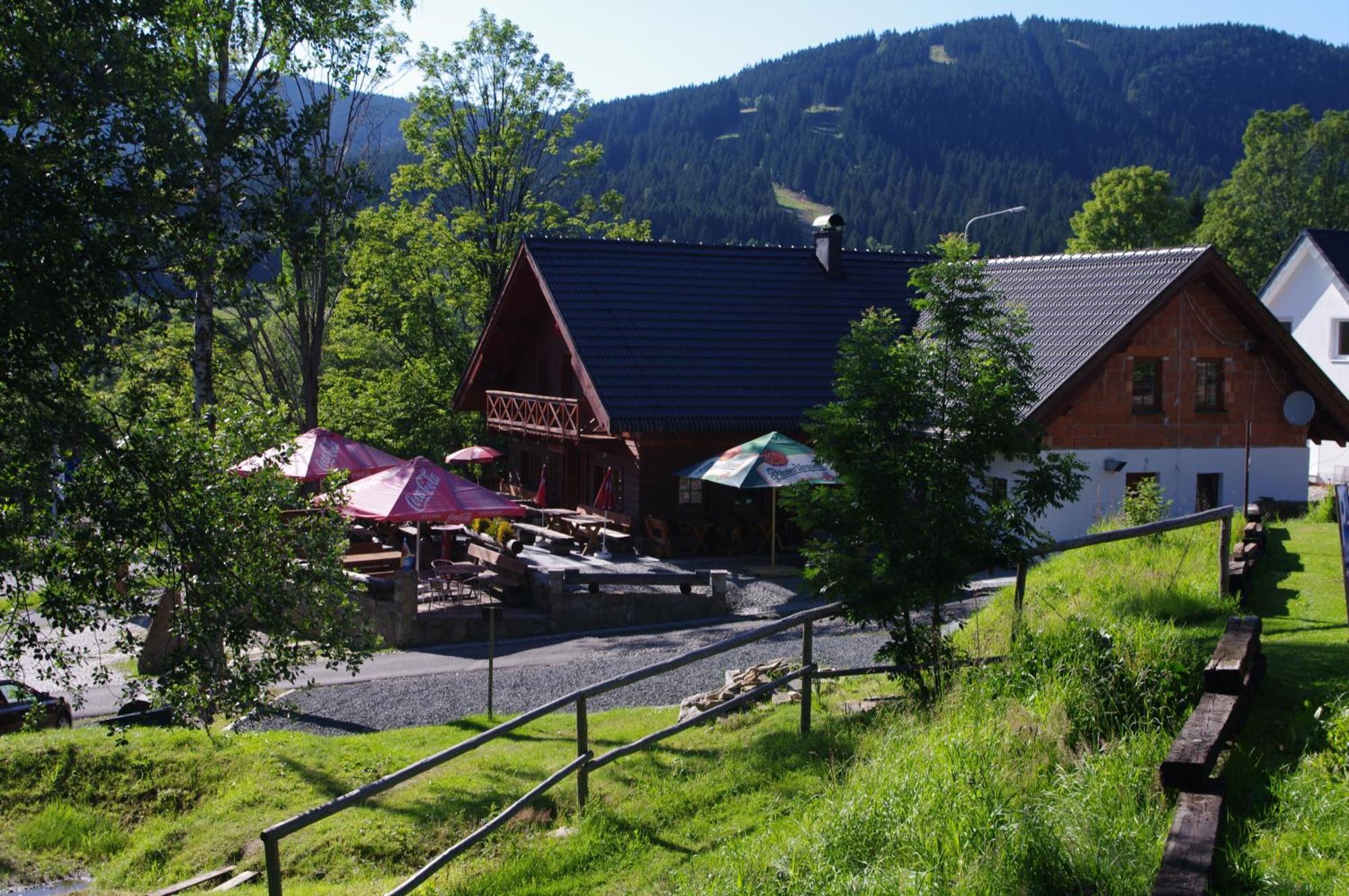 Penzion Avalanche Zelezna Ruda Luaran gambar
